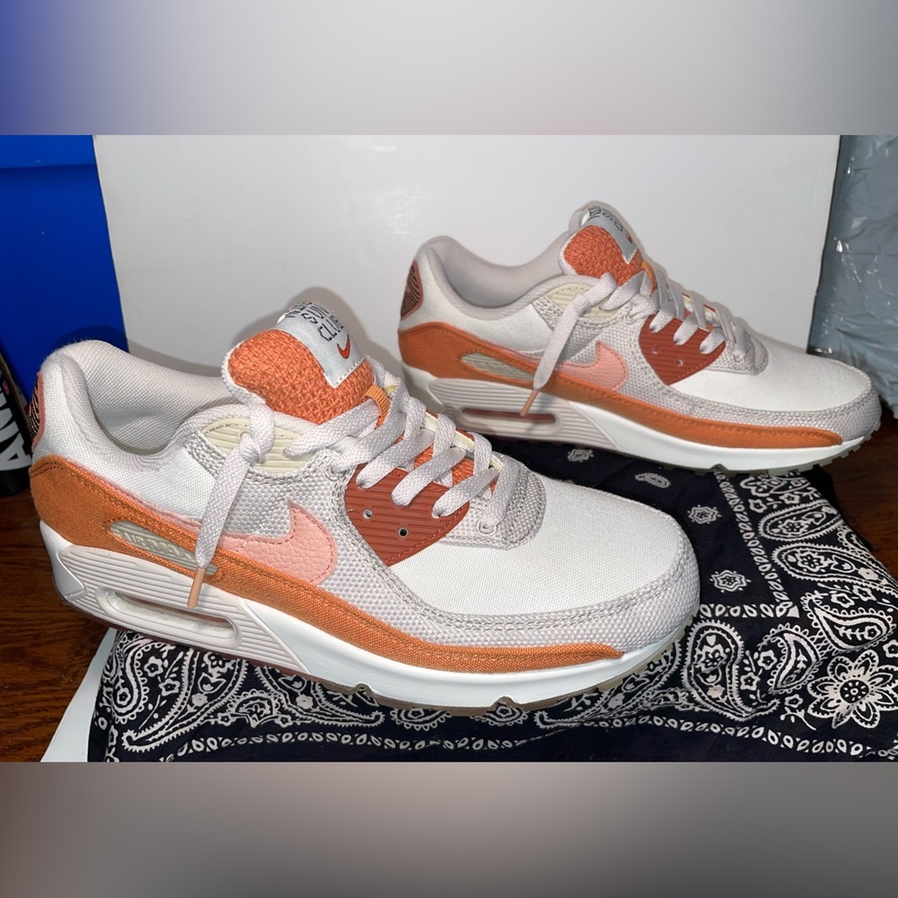 Size 9.5 - Nike Air Max 90 SE Sun Club - Sail Light Madder Root